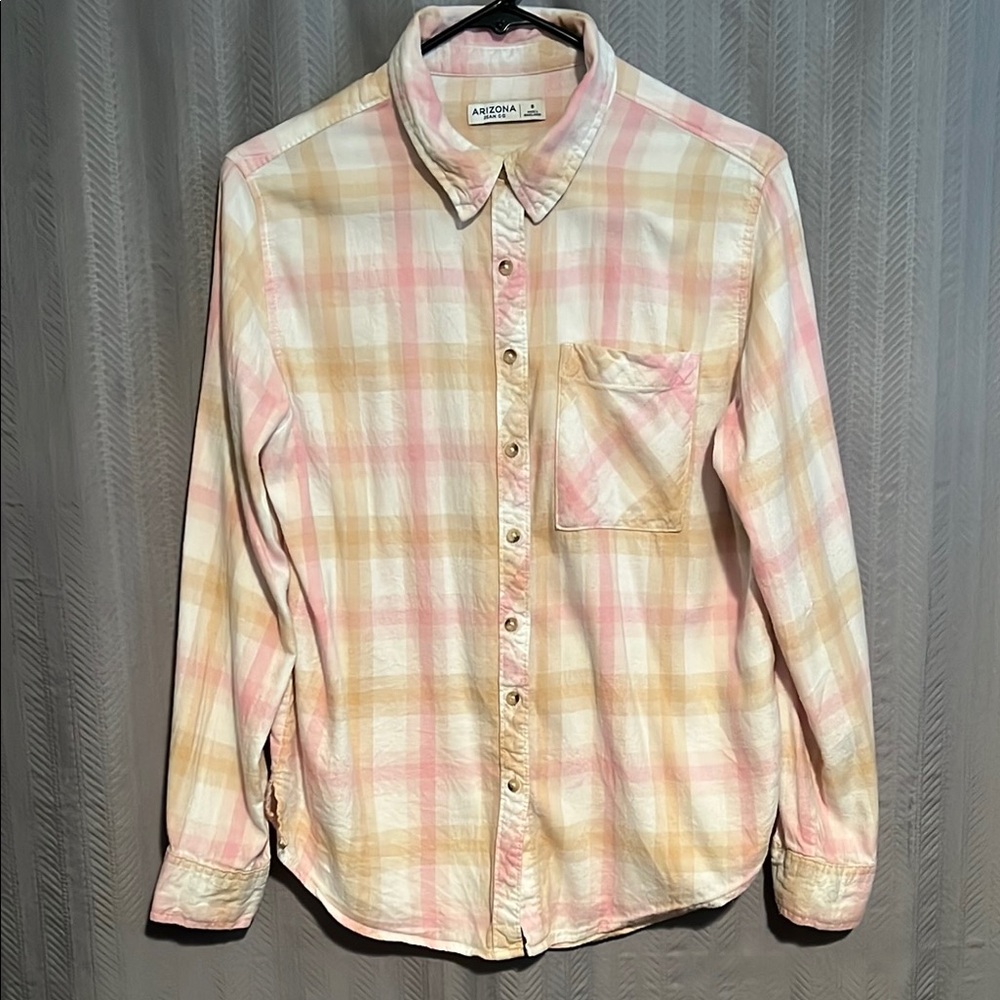 Arizona Jean Company Cream Button Down Shirt